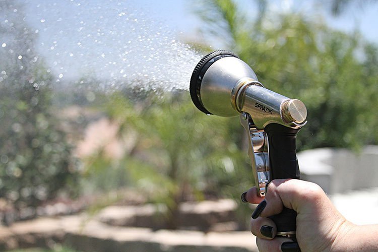 Hose Nozzles and Sprayers A Complete Buyer’s Guide
